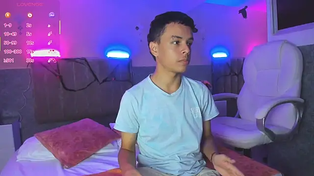 Xavier Fox    online show from 10-26-25, 04:51