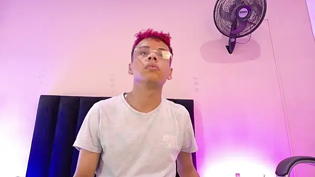 Xavier Fox    online show from 01-14-26, 04:40