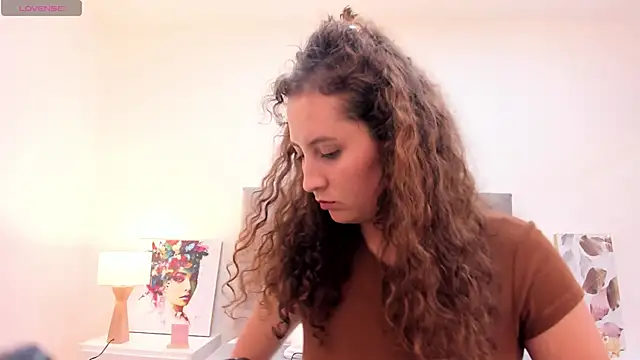 Snapshot of SharonMartini chatting on 10-25-25, 11:43 SharonMartini online show from 10-25-25, 11:43