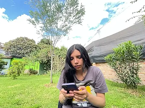 Snapshot of moon2_1_ chatting on 11-17-25, 07:30 moon2 1 online show from 11-17-25, 07:30