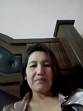Snapshot of Bigtitsass81 chatting on 10-16-25, 01:01 Bigtitsass81 online show from 10-16-25, 01:01