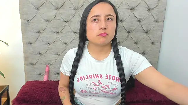 Snapshot of Samanta_Fischer chatting on 11-14-25, 11:31 Samanta Fischer online show from 11-14-25, 11:31