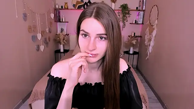 Snapshot of RoxyMorris chatting on 03-26-26, 08:09 RoxyMorris online show from 03-26-26, 08:09