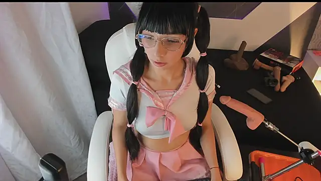 Snapshot of michelle_cutee_ chatting on 11-08-25, 08:29 michelle cutee online show from 11-08-25, 08:29