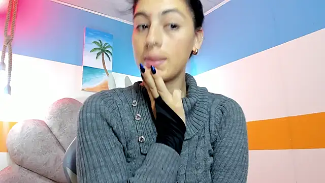 Snapshot of moon_winy chatting on 10-30-25, 11:44 moon winy online show from 10-30-25, 11:44