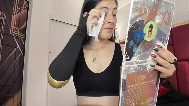 Snapshot of moon_winy chatting on 11-06-25, 11:33 moon winy online show from 11-06-25, 11:33