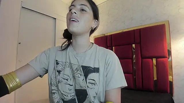 Snapshot of moon_winy chatting on 11-16-25, 11:49 moon winy online show from 11-16-25, 11:49