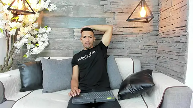 Snapshot of OwenPyerce chatting on 10-25-25, 12:45 OwenPyerce online show from 10-25-25, 12:45