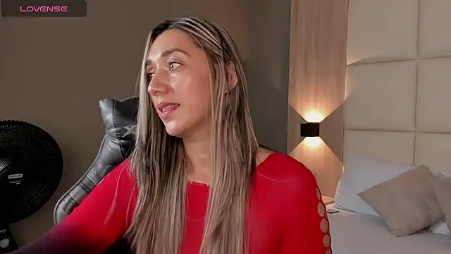 Snapshot of karlyy_ chatting on 11-20-25, 02:12 karlyy online show from 11-20-25, 02:12