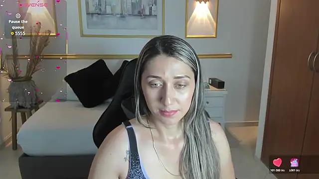 Snapshot of karlyy_ chatting on 12-01-25, 07:41 karlyy online show from 12-01-25, 07:41