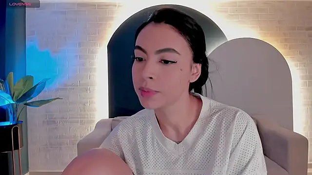 Snapshot of ChristineFord_ chatting on 10-30-25, 12:39 ChristineFord online show from 10-30-25, 12:39