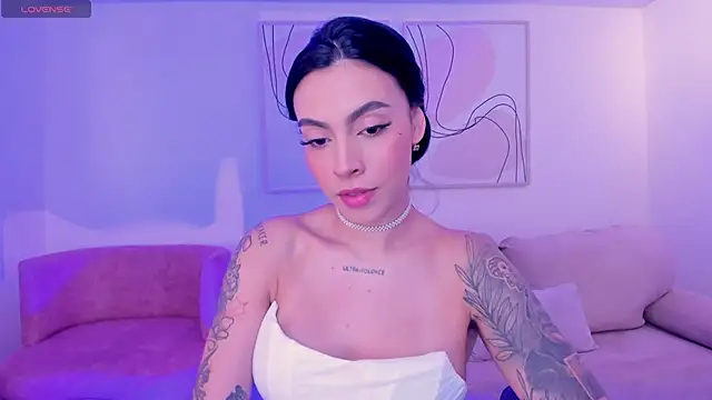 Snapshot of ChristineFord_ chatting on 11-05-25, 06:08 ChristineFord online show from 11-05-25, 06:08