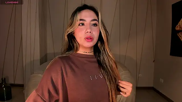 Snapshot of AnnieMonroe1 chatting on 11-05-25, 11:54 AnnieMonroe1 online show from 11-05-25, 11:54