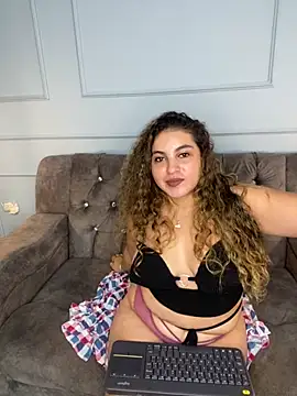 Snapshot of Celestee_Dior chatting on 10-16-25, 01:34 Celestee Dior online show from 10-16-25, 01:34