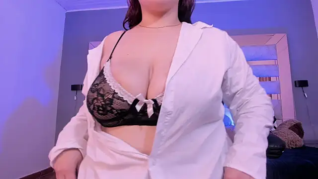 Snapshot of VictoriaCortezz chatting on 10-18-25, 03:31 VictoriaCortezz online show from 10-18-25, 03:31