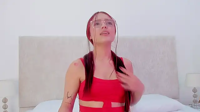 Martinaa Garcia online show from 10-27-25, 07:51