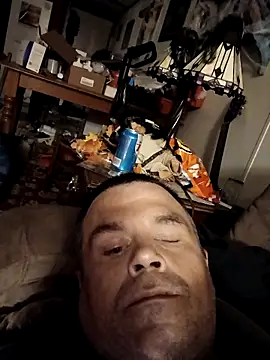 Snapshot of waynefitz chatting on 10-16-25, 05:52 waynefitz online show from 10-16-25, 05:52