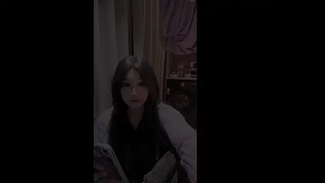 Snapshot of TUTU-TU chatting on 11-24-25, 05:23 TUTU-TU online show from 11-24-25, 05:23