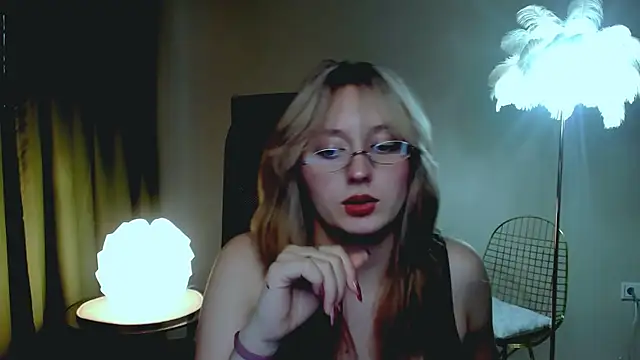 ScarlettScril online show from 10-20-25, 06:25