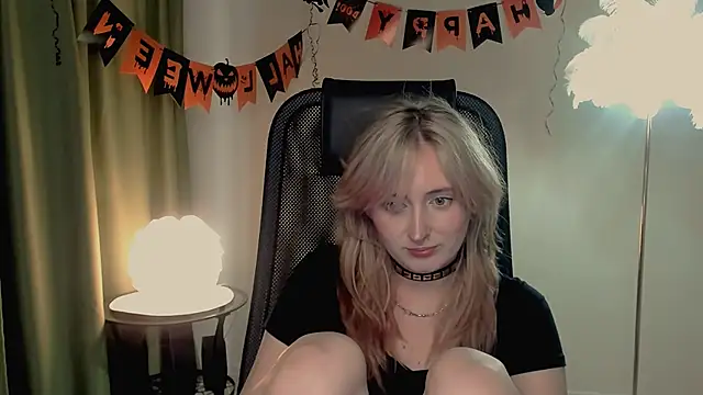 ScarlettScril online show from 11-01-25, 06:37