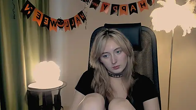 ScarlettScril online show from 11-02-25, 07:00