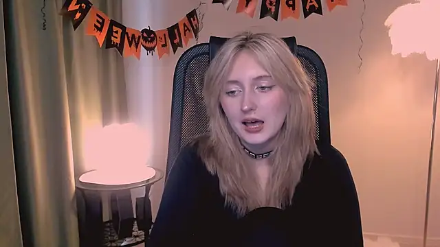 ScarlettScril online show from 11-05-25, 09:20