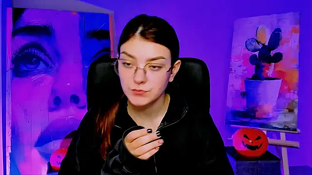 Snapshot of AnaSteisher chatting on 10-28-25, 01:25 AnaSteisher online show from 10-28-25, 01:25