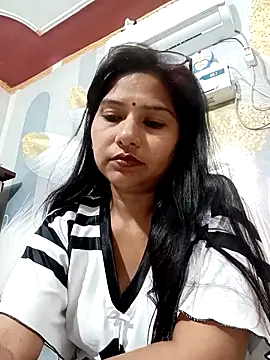 Vanshika1432 online show from 10-20-25, 12:33