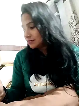 Vanshika1432 online show from 12-04-25, 08:17