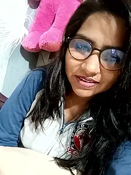 Vanshika1432 online show from 12-17-25, 05:35