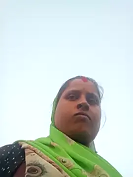 Snapshot of Kareena_rani chatting on 11-18-25, 11:36 Kareena rani online show from 11-18-25, 11:36