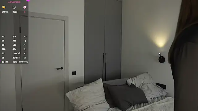 Snapshot of BrynnHolverson chatting on 11-26-25, 07:04 BrynnHolverson online show from 11-26-25, 07:04