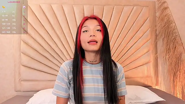 Snapshot of Emma_duff chatting on 11-06-25, 12:28 Emma duff online show from 11-06-25, 12:28