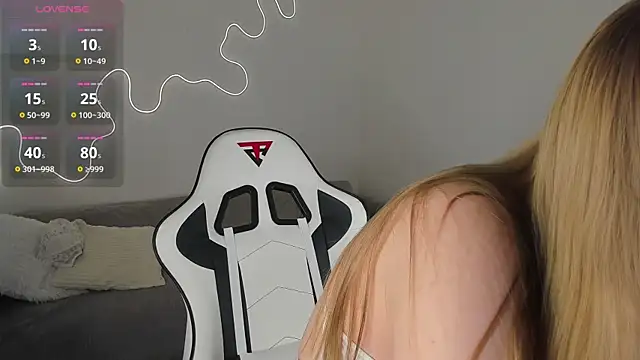 Snapshot of bella_xx__ chatting on 01-12-26, 03:12 bella xx online show from 01-12-26, 03:12