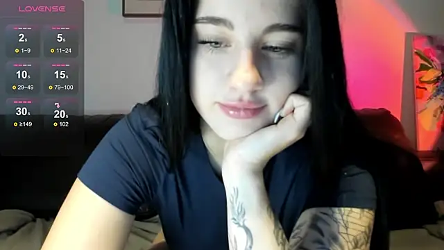 Snapshot of LexiSinnn chatting on 11-22-25, 10:36 LexiSinnn online show from 11-22-25, 10:36