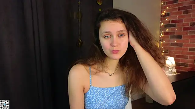 Snapshot of FoxFever chatting on 02-15-26, 06:21 FoxFever online show from 02-15-26, 06:21