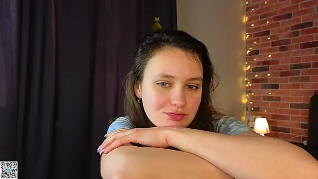 Snapshot of FoxFever chatting on 02-21-26, 05:08 FoxFever online show from 02-21-26, 05:08