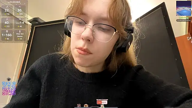 Snapshot of JuneCooper chatting on 10-18-25, 01:56 JuneCooper online show from 10-18-25, 01:56