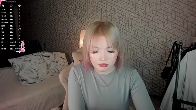 NayaValen online show from 01-10-26, 03:41