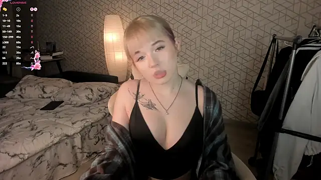 NayaValen online show from 02-07-26, 03:43