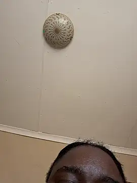 Snapshot of THASHATEEE chatting on 10-26-25, 11:27 THASHATEEE online show from 10-26-25, 11:27