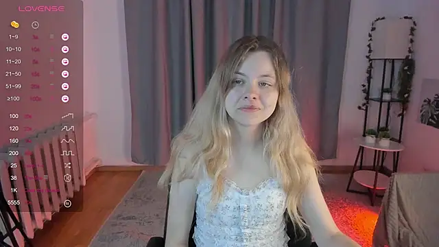 Snapshot of DreamSinder chatting on 11-06-25, 06:03 DreamSinder online show from 11-06-25, 06:03