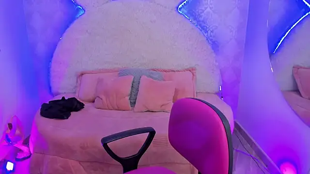 Snapshot of valentina_clk chatting on 11-07-25, 01:11 valentina clk online show from 11-07-25, 01:11