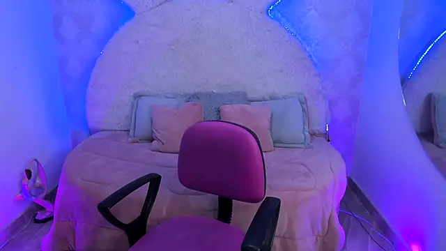 Snapshot of valentina_clk chatting on 11-26-25, 01:01 valentina clk online show from 11-26-25, 01:01