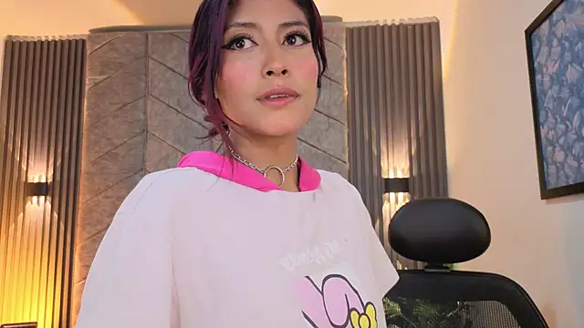 Snapshot of Rynka_ chatting on 11-27-25, 04:47 Rynka online show from 11-27-25, 04:47