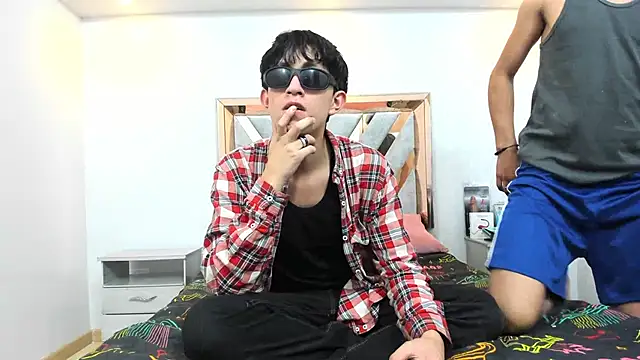 Snapshot of hoot_booys_ chatting on 11-13-25, 08:08 hoot booys online show from 11-13-25, 08:08