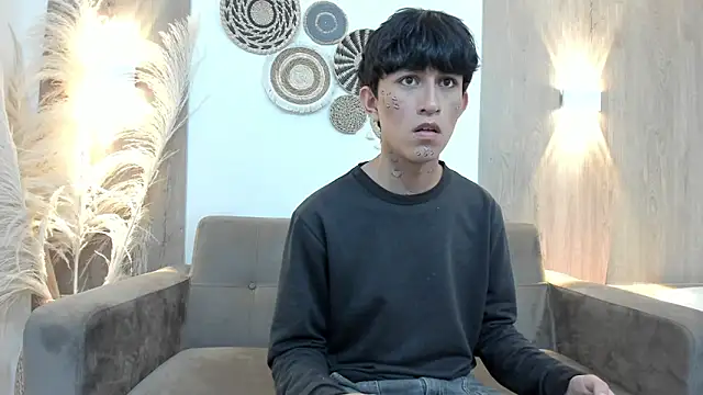 Snapshot of hoot_booys_ chatting on 11-26-25, 07:48 hoot booys online show from 11-26-25, 07:48