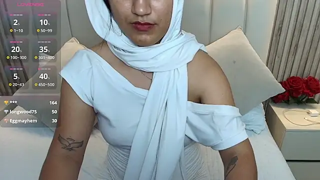 Snapshot of Aziz_daud chatting on 10-22-25, 12:22 Aziz daud online show from 10-22-25, 12:22