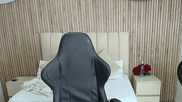 Snapshot of Aziz_daud chatting on 10-24-25, 12:01 Aziz daud online show from 10-24-25, 12:01