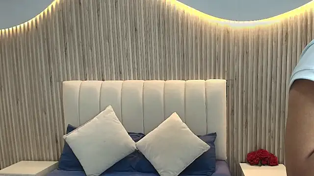 Snapshot of Aziz_daud chatting on 10-28-25, 12:41 Aziz daud online show from 10-28-25, 12:41